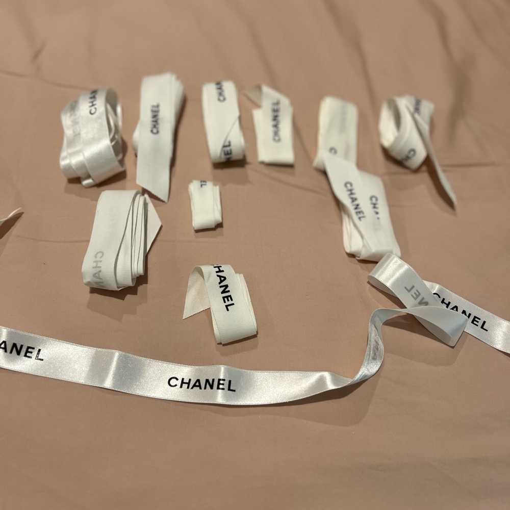 Chanel ribbons - Picture 3 of 3